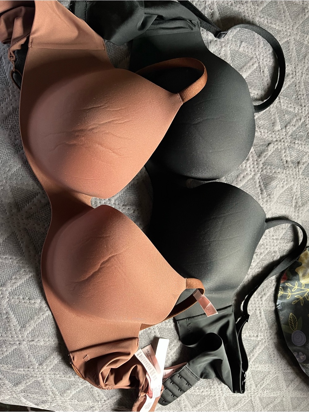 Victoria's Secret Smooth T-Shirt Bras in Black & Nude